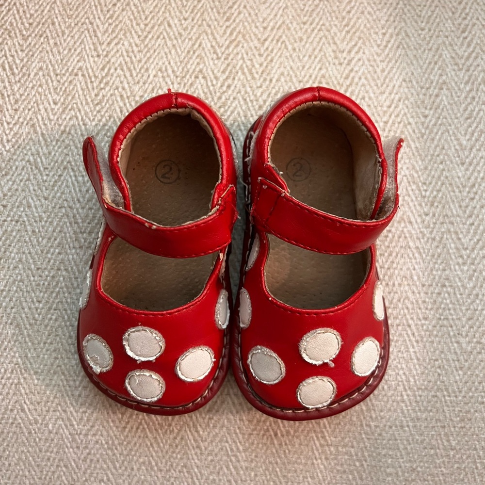 Wee Squeak baby shoes, size 2